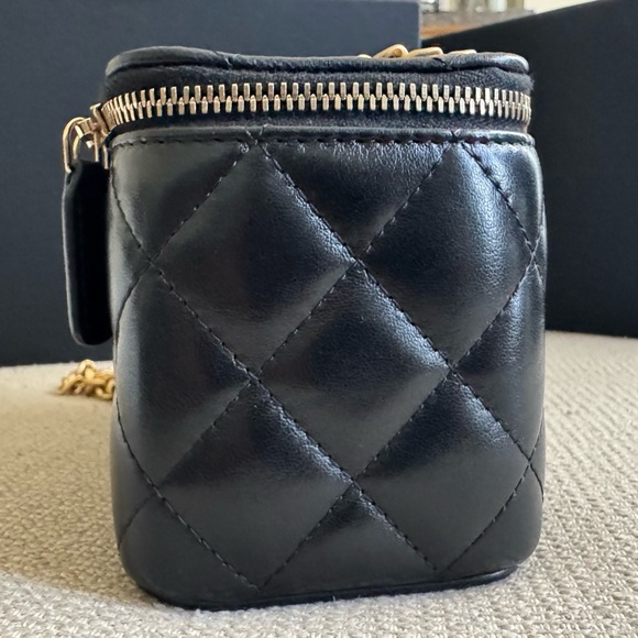 Chanel Black Quilted Vanity Case with Gold Hardware - Picture 5 of 16